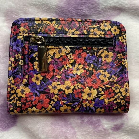 Vintage Floral Twofold Wallet - Picture 2 of 7